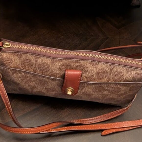 ⬇️PD⬇️O2 COACH Noa Pop Up Messenger in Signature Canvas #C5369 - Picture 3 of 9